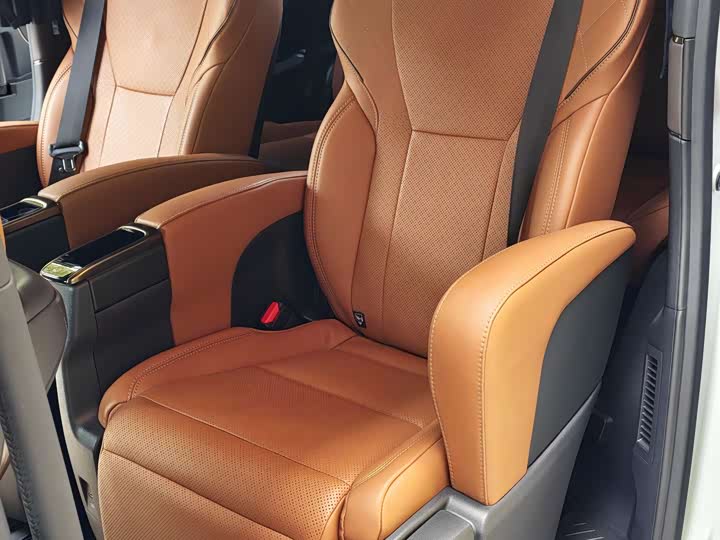 Toyota Vellfire, 2025 — фото 8 из 12