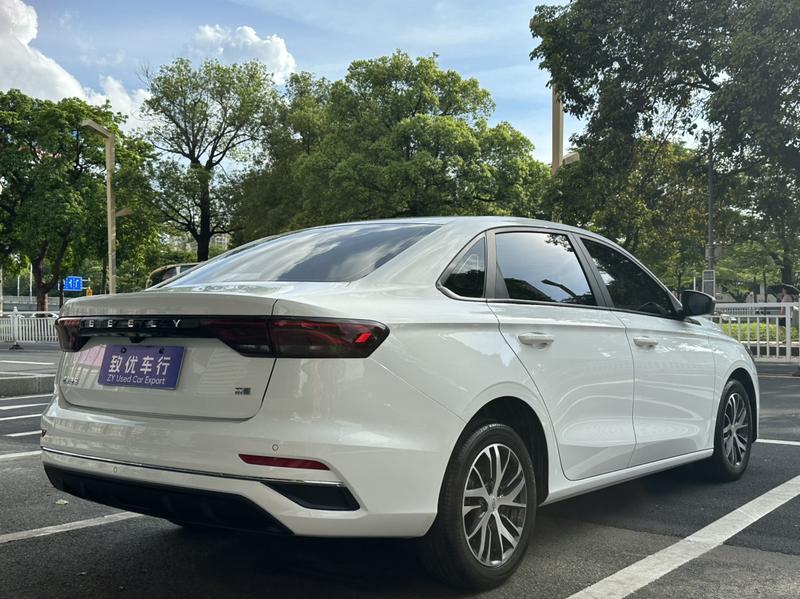 Geely Emgrand, 2024 — фото 6 из 12