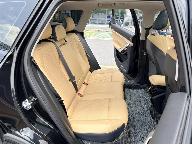 Geely Atlas L, 2023 — фото 11 из 12