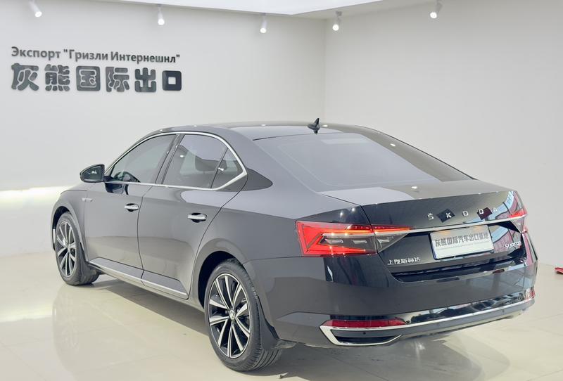 Skoda Superb, 2023 — фото 4 из 12