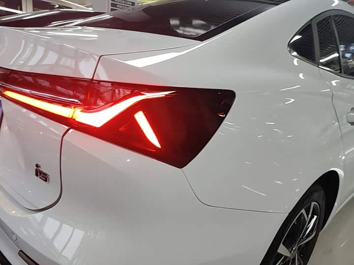 Roewe i5, 2025 — фото 8 из 9