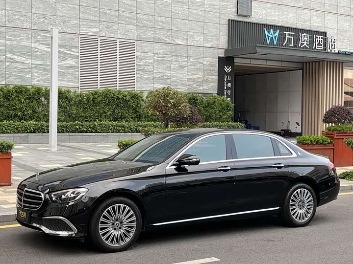 Mercedes-Benz E-Class, 2023 — фото 5 из 9