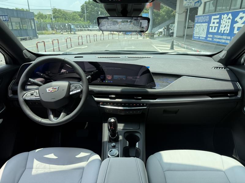 Cadillac XT4, 2023 — фото 6 из 12