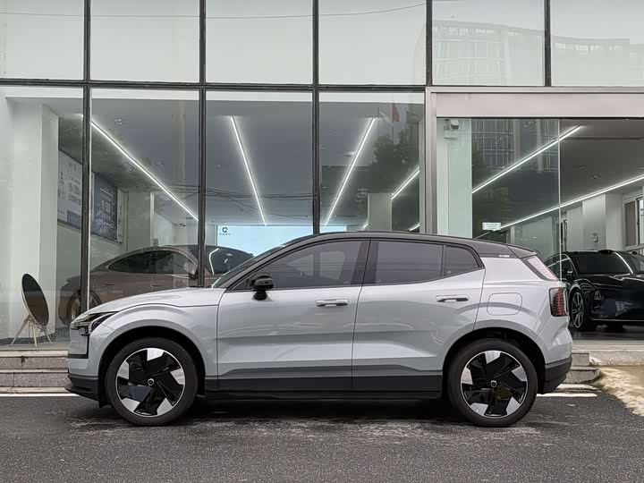 Volvo EX30, 2024 — фото 7 из 9