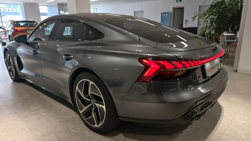 Audi RS e-tron GT, 2024 — фото 5 из 12
