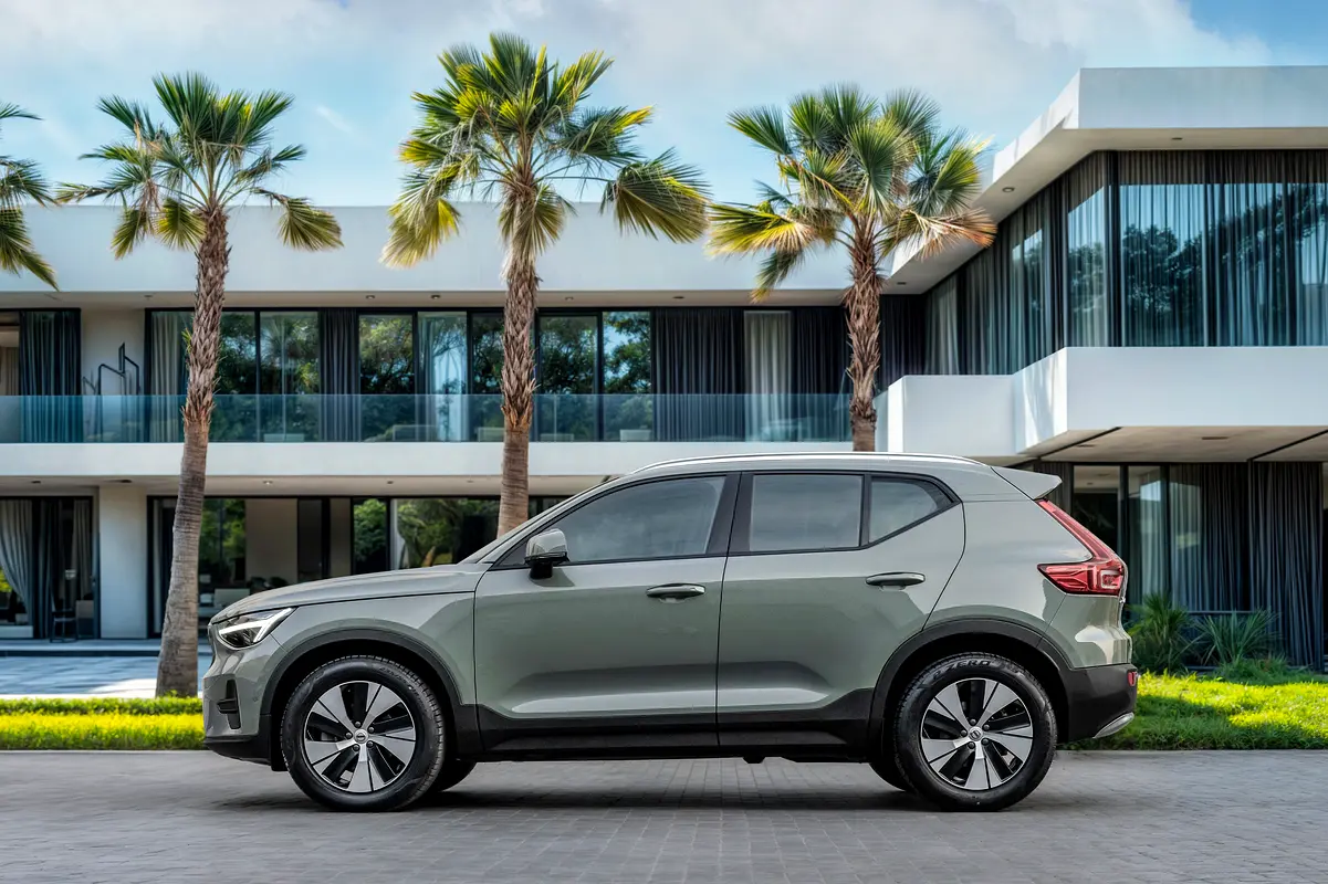 Volvo XC40, 2024 — фото 2 из 10