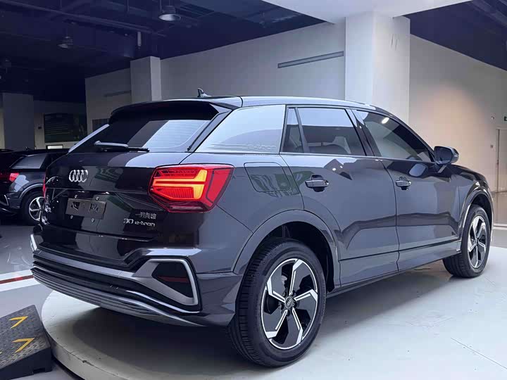 Audi Q2L e-tron, 2022 — фото 7 из 9