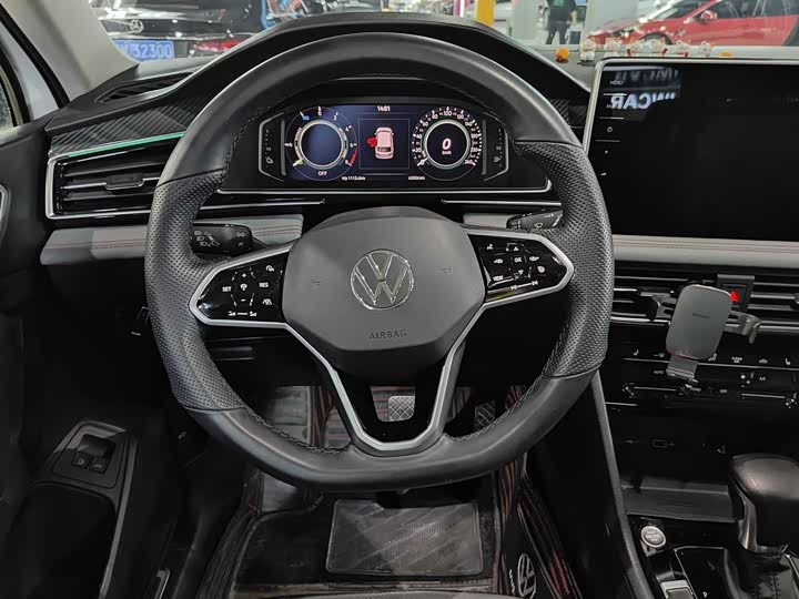 Volkswagen Tiguan L Hybrid, 2021 — фото 4 из 9