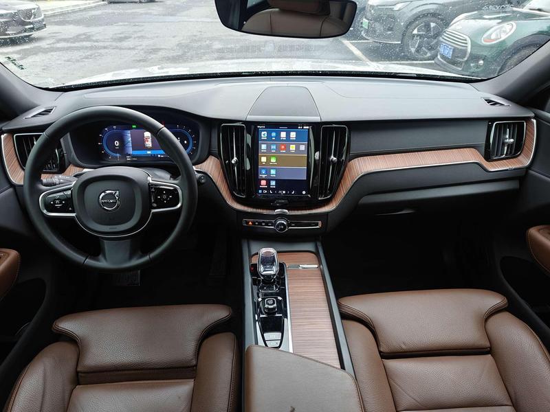 Volvo XC60, 2024 — фото 11 из 12