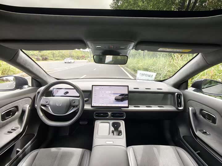 Leapmotor Lafa5, 2025 — фото 7 из 9