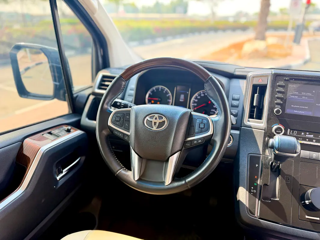 Toyota Granvia, 2023 — фото 9 из 10