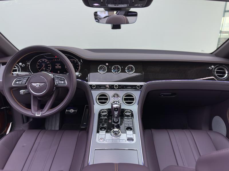 Bentley Continental GT, 2023 — фото 8 из 12