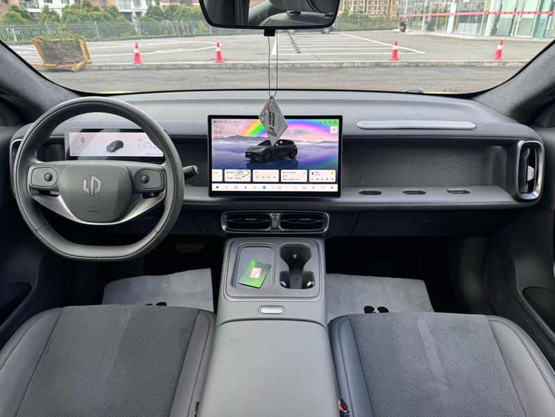 Leapmotor Lafa5, 2025 — фото 7 из 11
