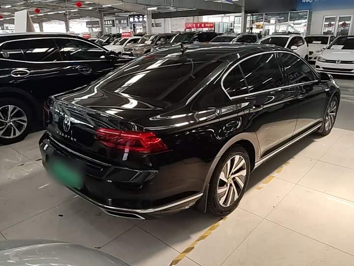 Volkswagen Magotan GTE Hybrid, 2022 — фото 7 из 9