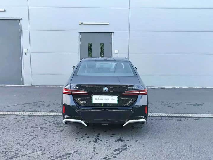 BMW i5, 2025 — фото 4 из 9