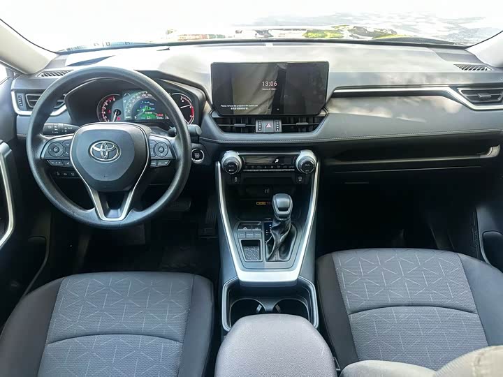 Toyota RAV4, 2023 — фото 6 из 9