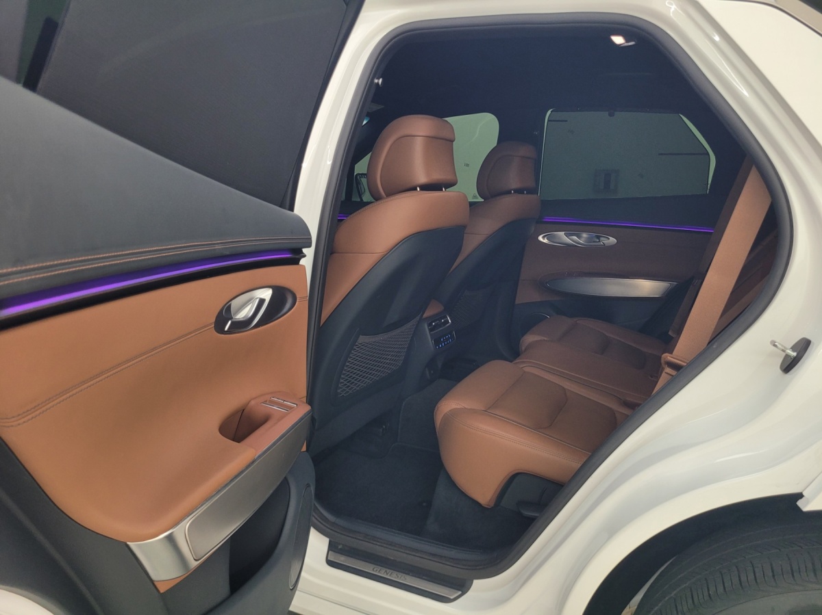 Genesis GV70, 2025 — фото 10 из 12