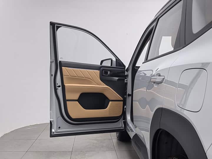 Wuling Starlight 560 Hybrid/EV, 2025 — фото 8 из 9