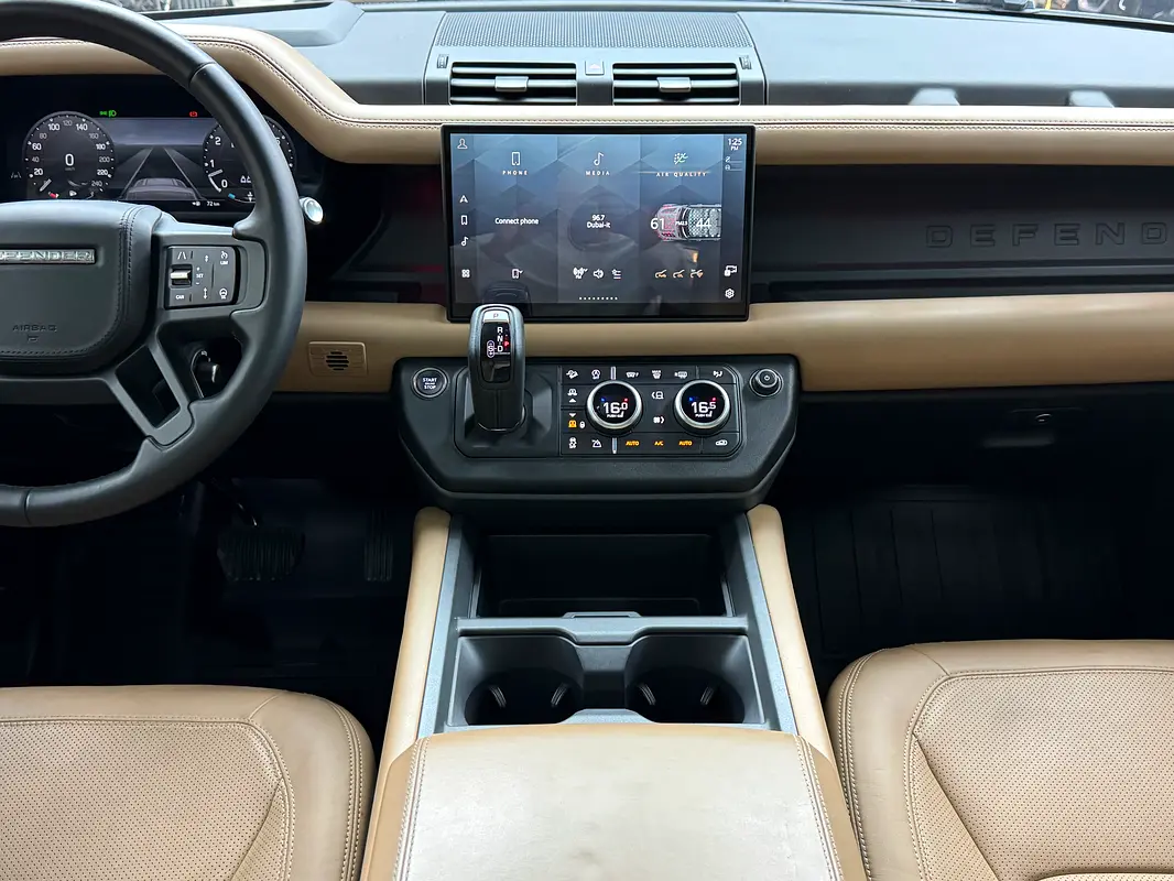 Land Rover Defender, 2025 — фото 9 из 10