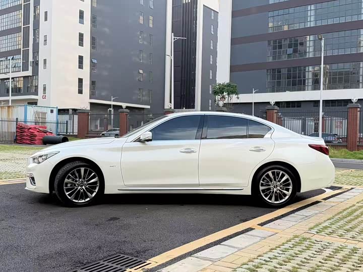 Infiniti Q50L, 2022 — фото 6 из 9