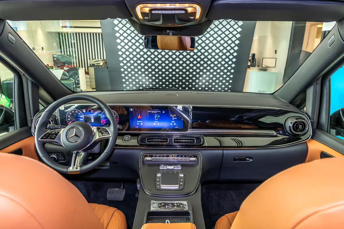 Mercedes-Benz V-Class, 2025 — фото 7 из 10