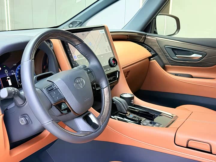 Toyota Alphard, 2023 — фото 5 из 9