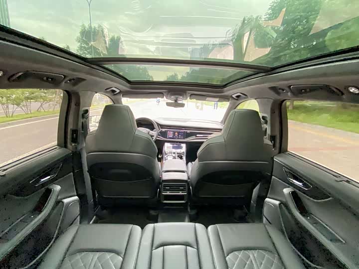 Audi SQ7, 2025 — фото 8 из 12