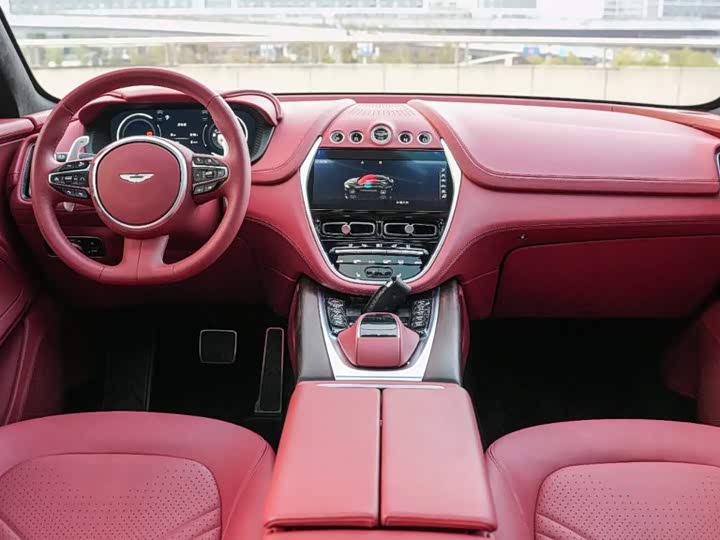 Aston Martin DBX, 2022 — фото 6 из 9