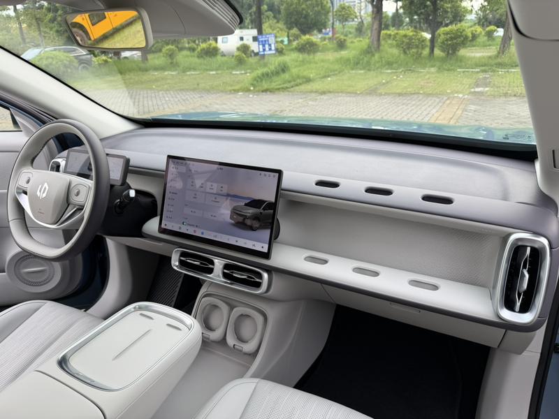 Leapmotor B10, 2025 — фото 10 из 12