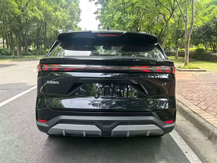 Geely Galaxy L7, 2024 — фото 6 из 9