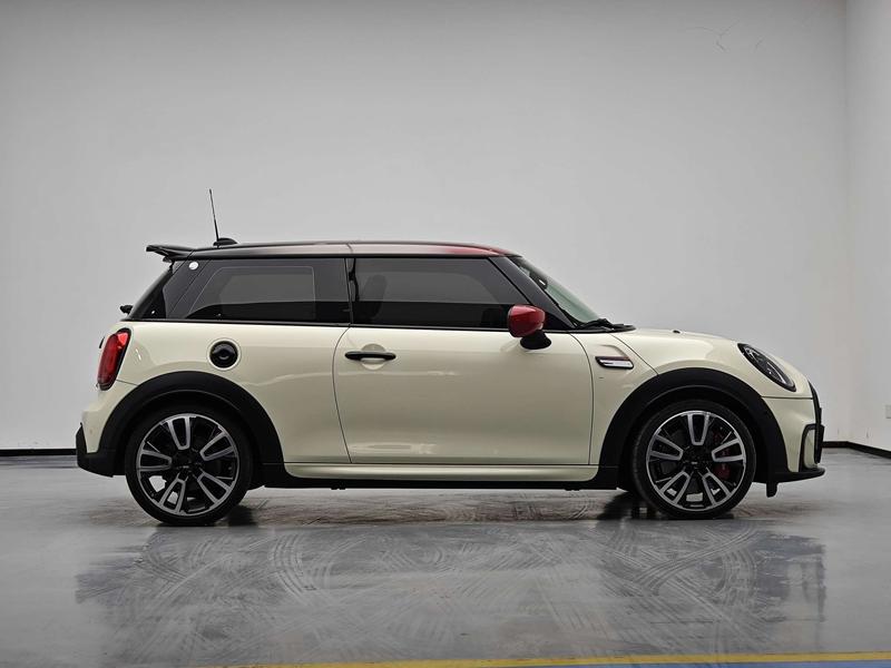 Mini Mini JCW, 2022 — фото 8 из 12