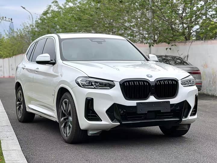 BMW iX3, 2023 — фото 3 из 9