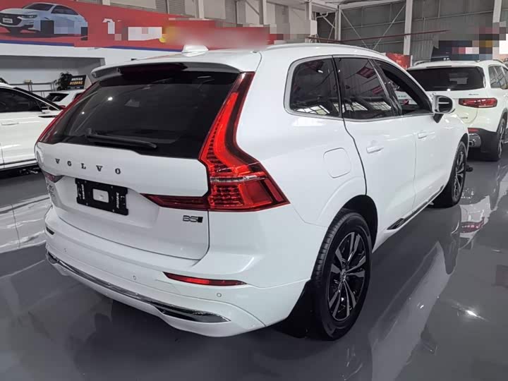 Volvo XC60, 2023 — фото 7 из 9