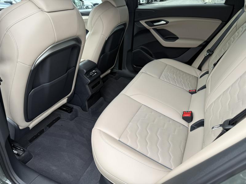 Audi Q6L e-tron, 2025 — фото 10 из 12