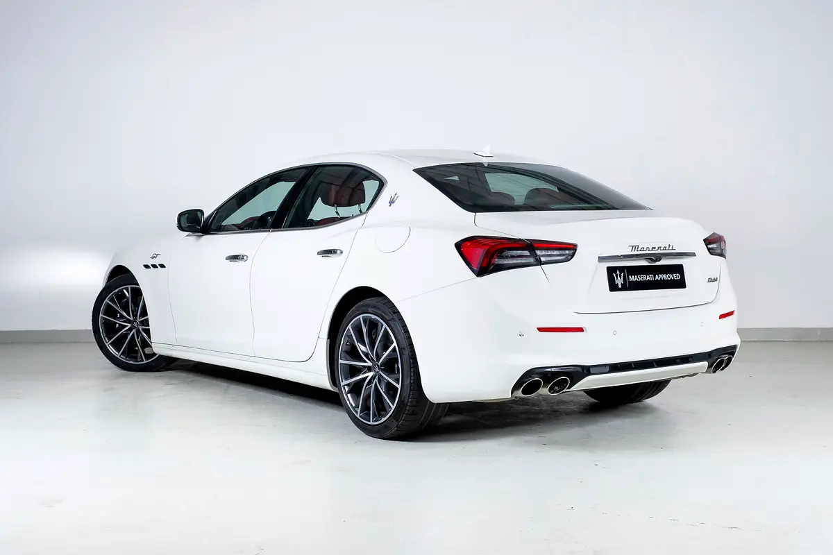 Maserati Ghibli, 2023 — фото 3 из 8