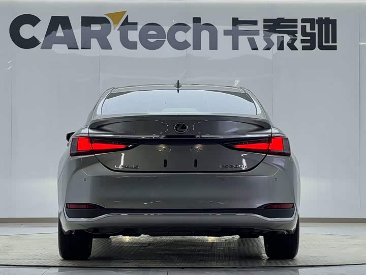 Lexus ES, 2023 — фото 5 из 9