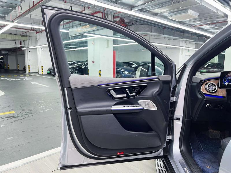 Mercedes-Benz EQE SUV, 2023 — фото 12 из 12