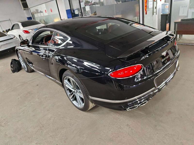 Bentley Continental GT, 2023 — фото 3 из 8