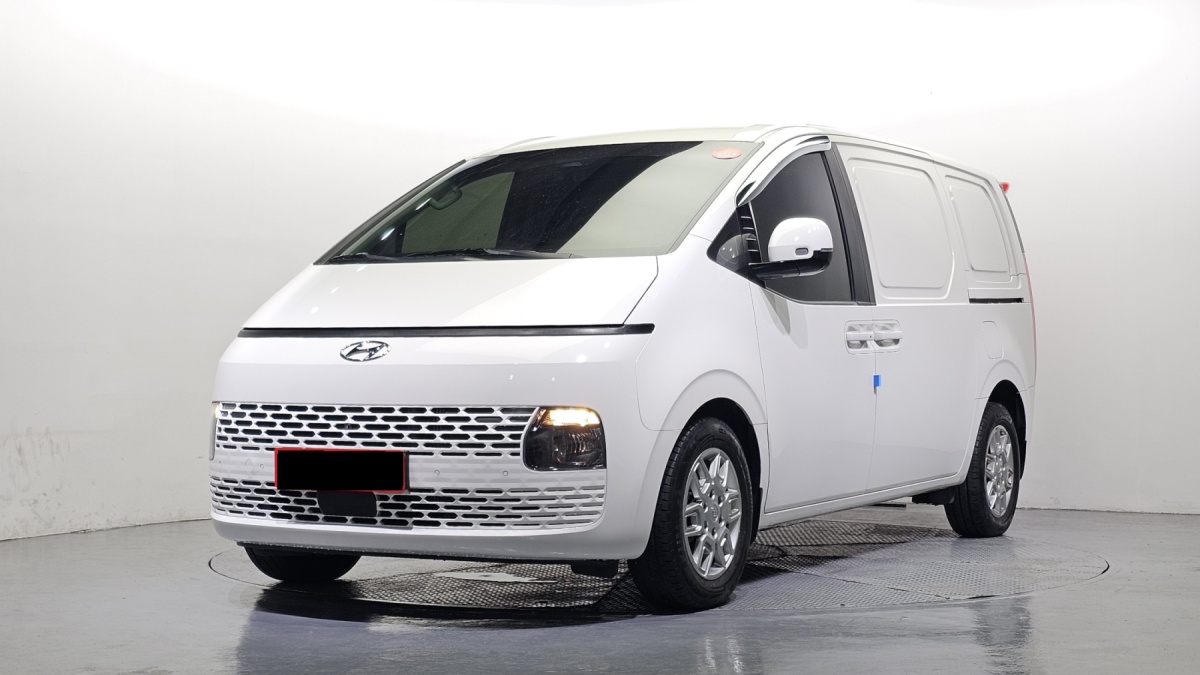 Hyundai Staria, 2023 — купить в Твери под ключ