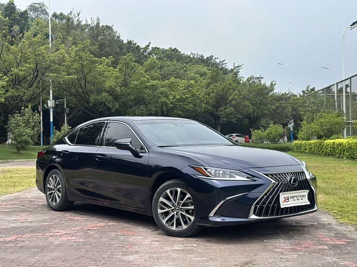 Lexus ES, 2023 — фото 5 из 9