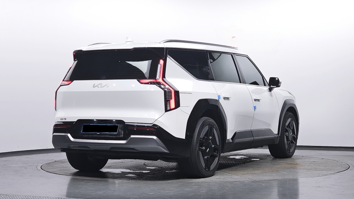 Kia EV9, 2023 — фото 2 из 12