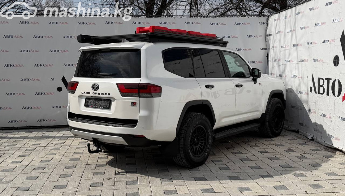 Toyota Land Cruiser, 2023 — фото 6 из 6