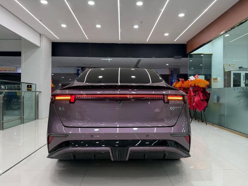 Lynk & Co 07 EM-P Hybrid, 2025 — фото 5 из 10