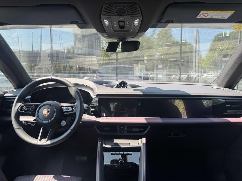Porsche Macan EV, 2025 — фото 9 из 12