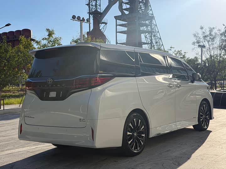 Toyota Alphard, 2025 — фото 5 из 9
