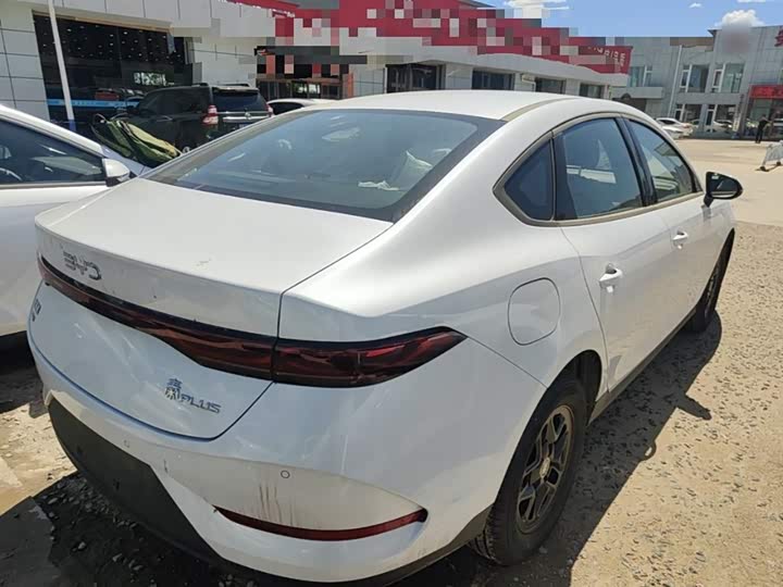 BYD Qin Plus, 2026 — фото 7 из 9