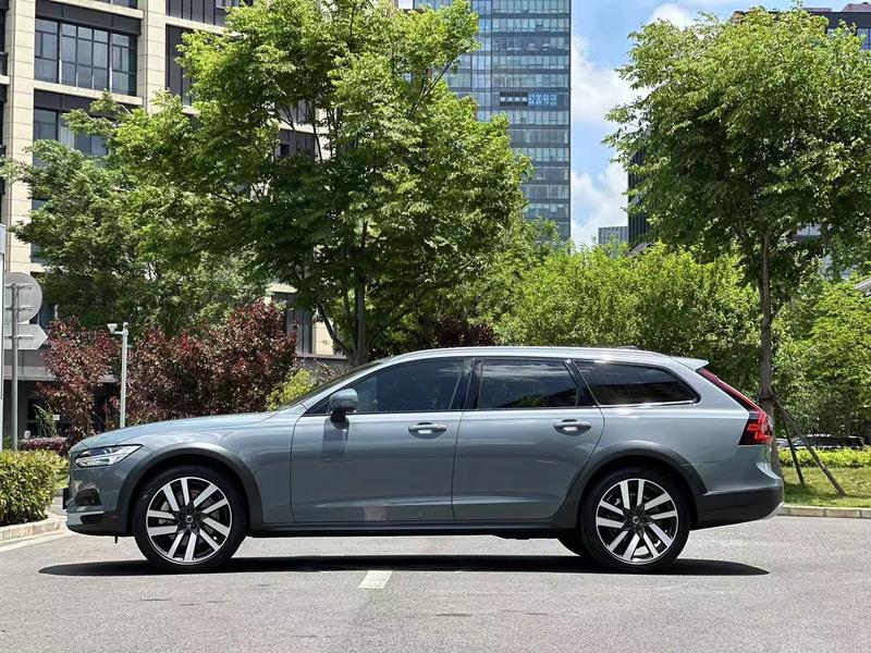 Volvo V90, 2021 — фото 4 из 10