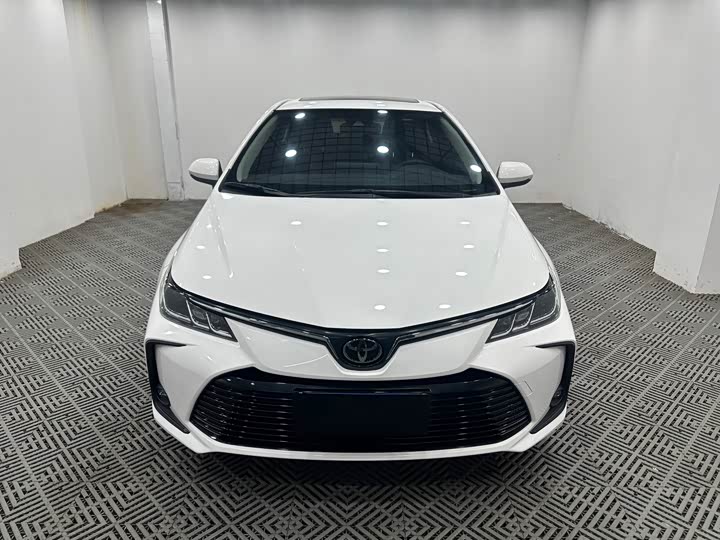 Toyota Corolla, 2022 — фото 2 из 9