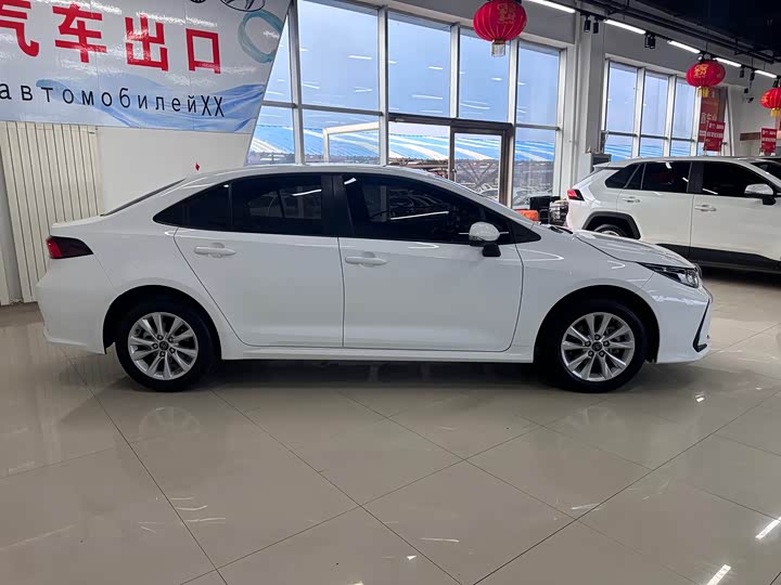 Toyota Corolla, 2023 — фото 4 из 9