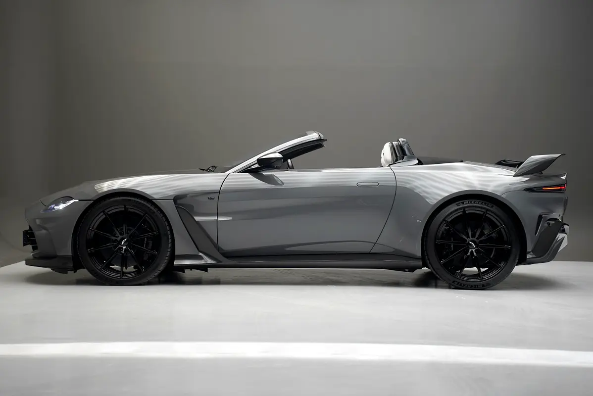 Aston Martin Vantage, 2023 — фото 7 из 10